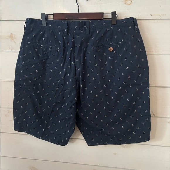 J Crew Men's Gramercy Anchor
Print Chino Short • 9" Inseam - Picture 5 of 8